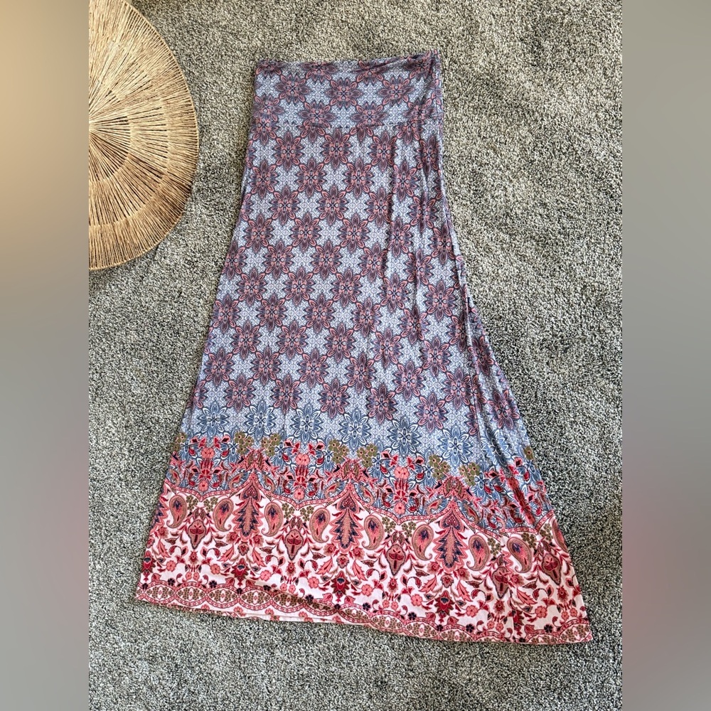Summer ☀️ Long Maxi Skirt Red and Cream Floral
